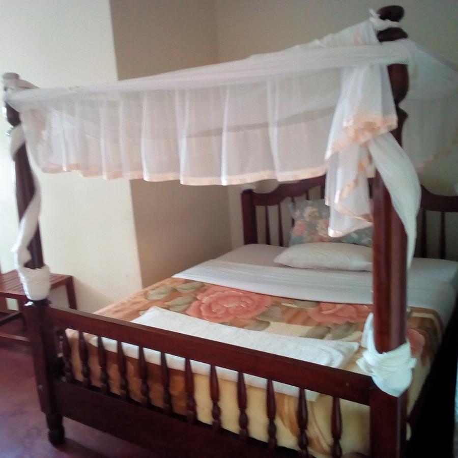Skyway Hotel Entebbe Exterior photo